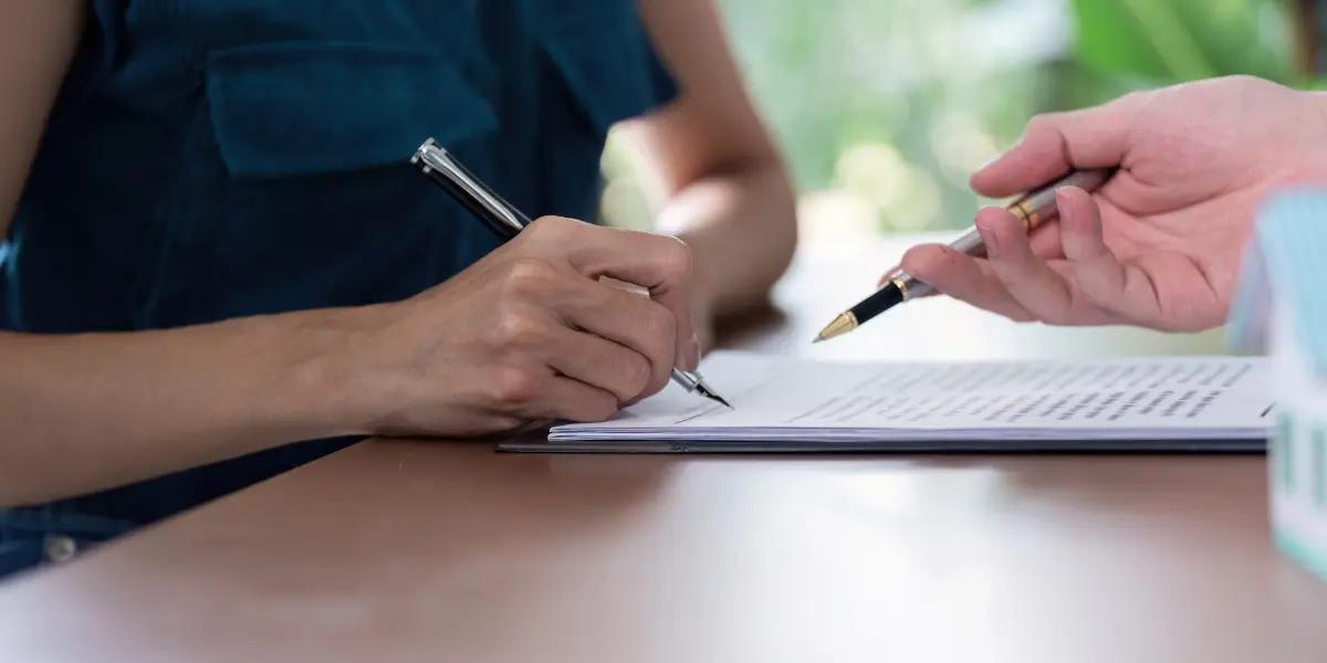 Imagem de uma reunião sobre o que é alienação fiduciária.