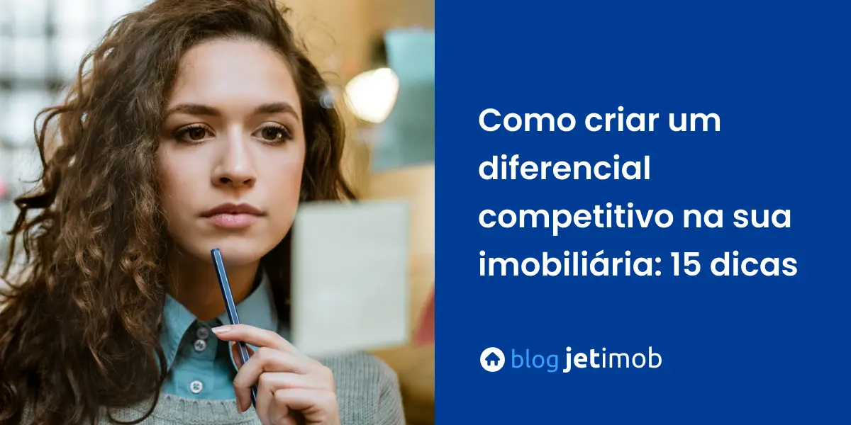 Imagem de uma corretora pensando sobre diferencial competitivo.