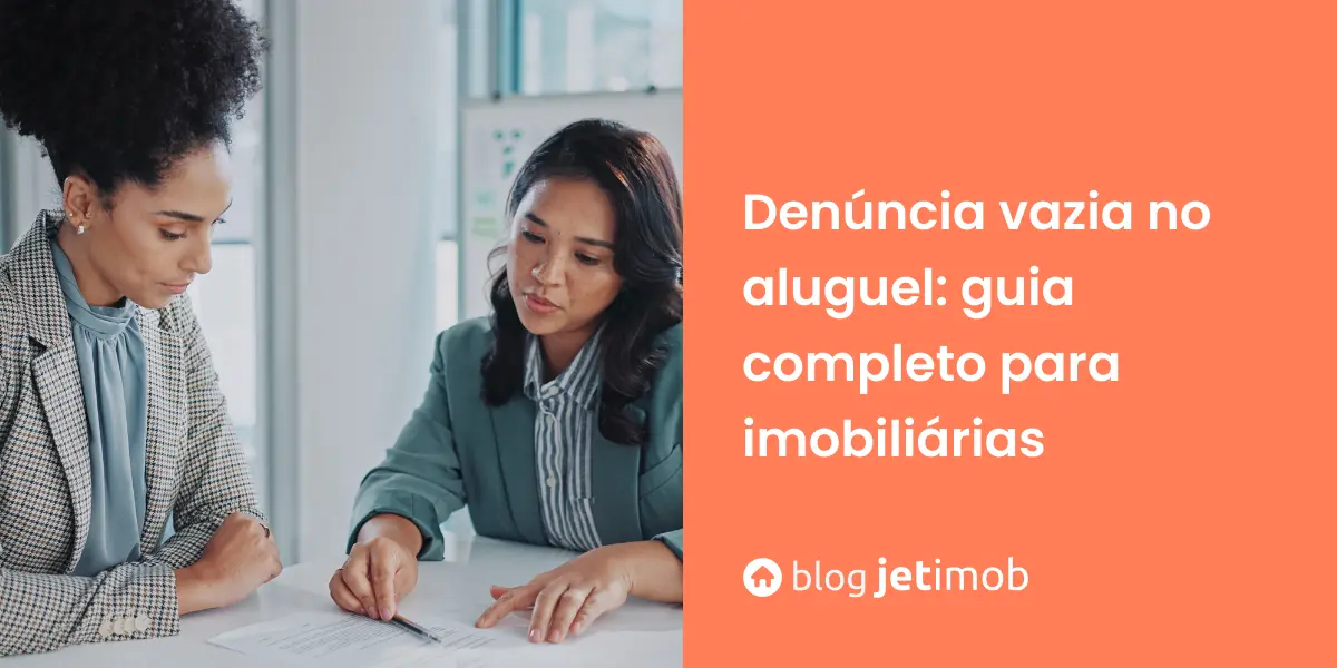 Imagem de uma corretora analisando um caso de denúncia vazia.