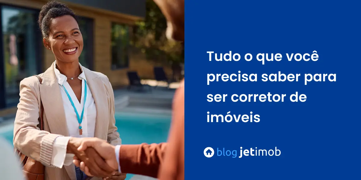 Imagem de uma profissional mostrando o que se precisa para ser corretora.