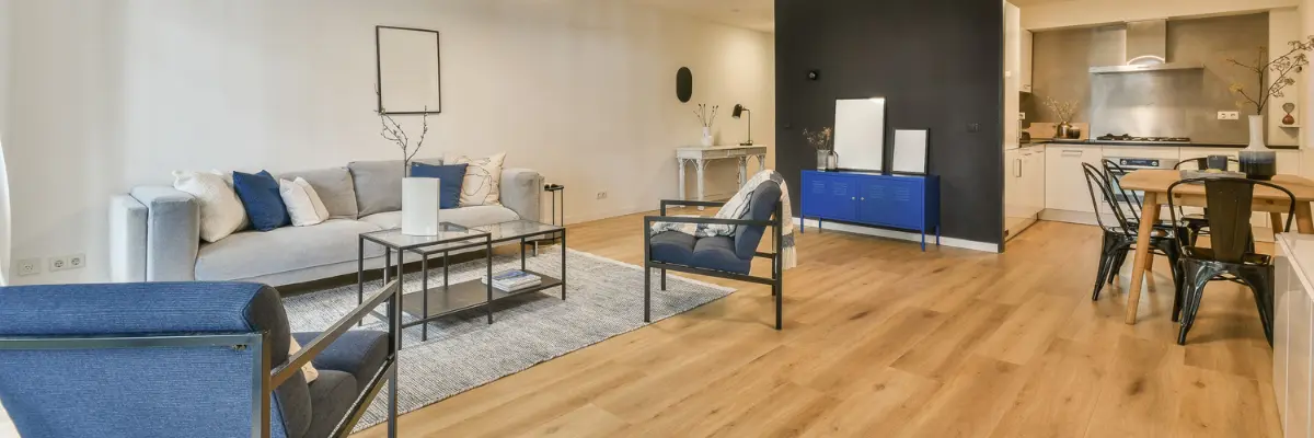 Imagem da sala de um imóvel em um anúncio de apartamento.