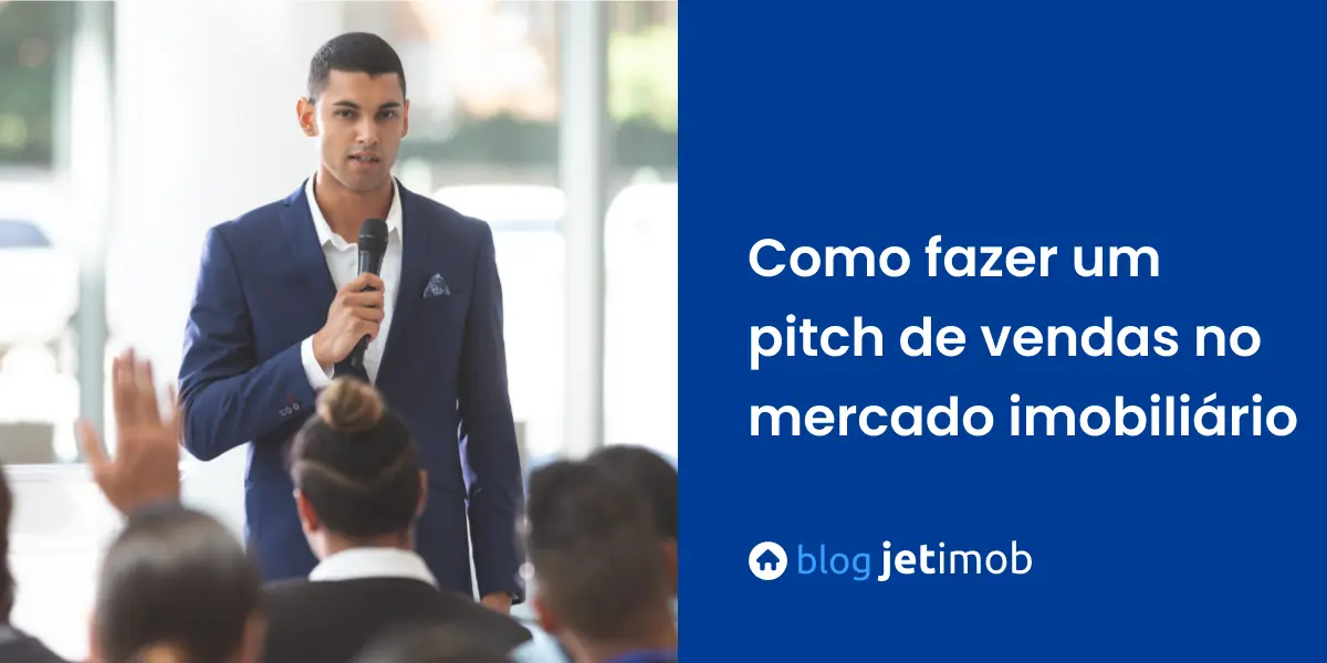 Corretor de imóveis apresentando seu pitch de vendas para investidores do mercado imobiliário.