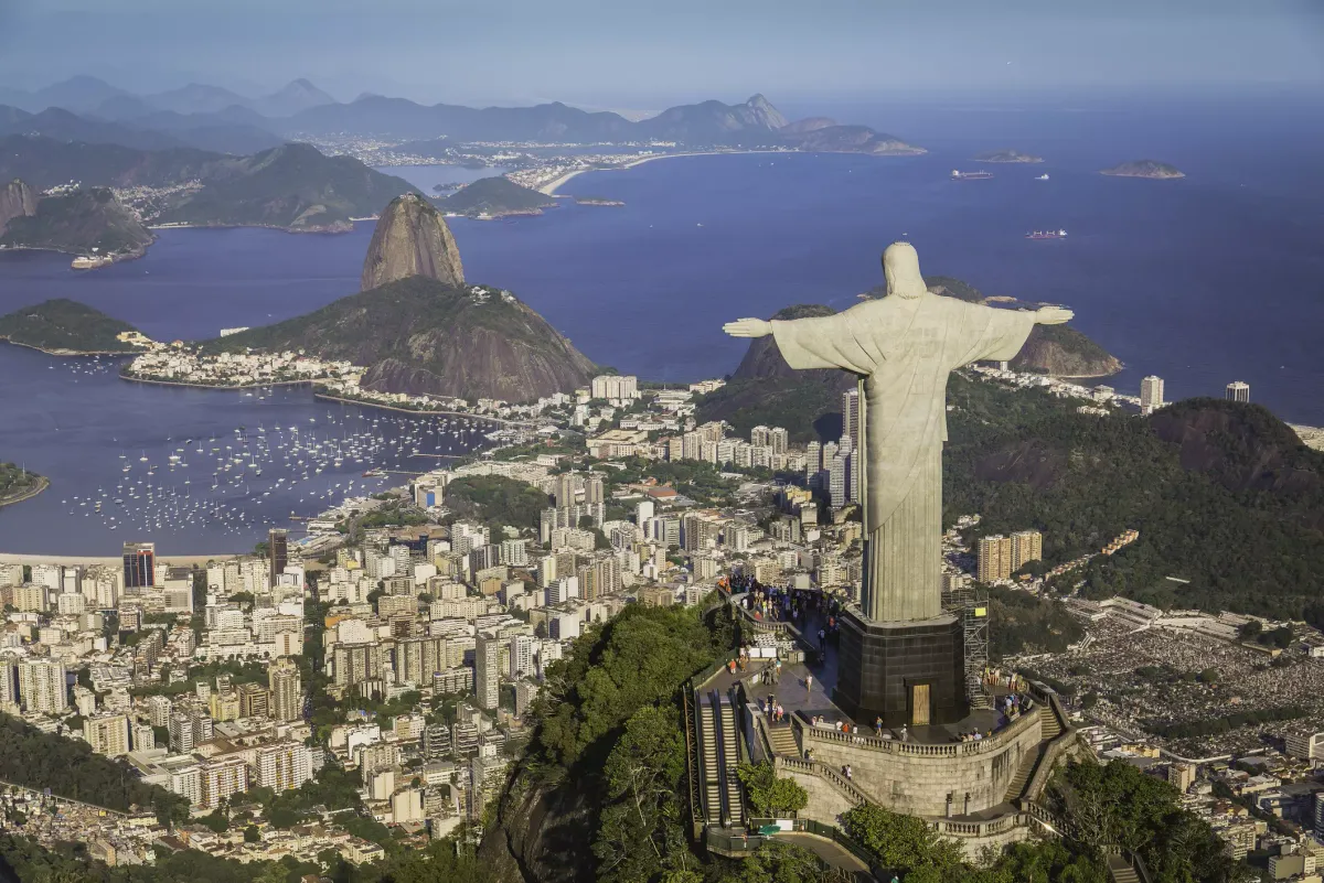 Venda de imóveis no RJ cresce 72% e bate recorde em 2025