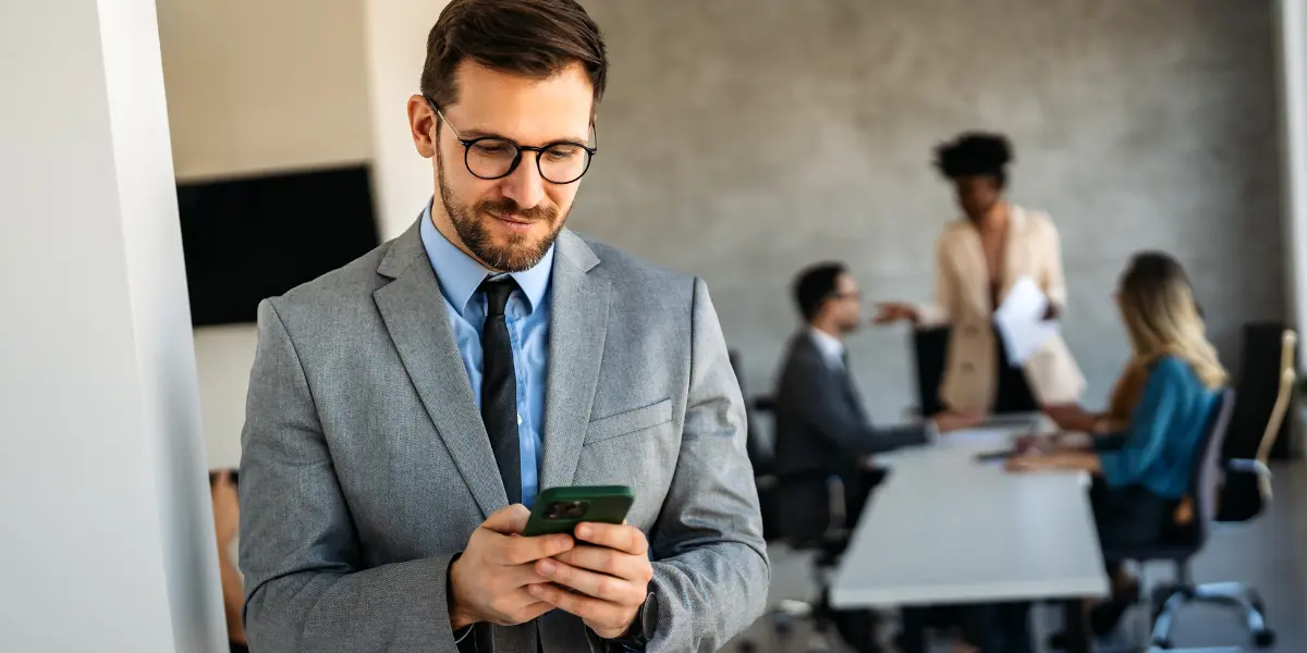 Como melhorar o atendimento da sua imobiliária com o WhatsApp Business